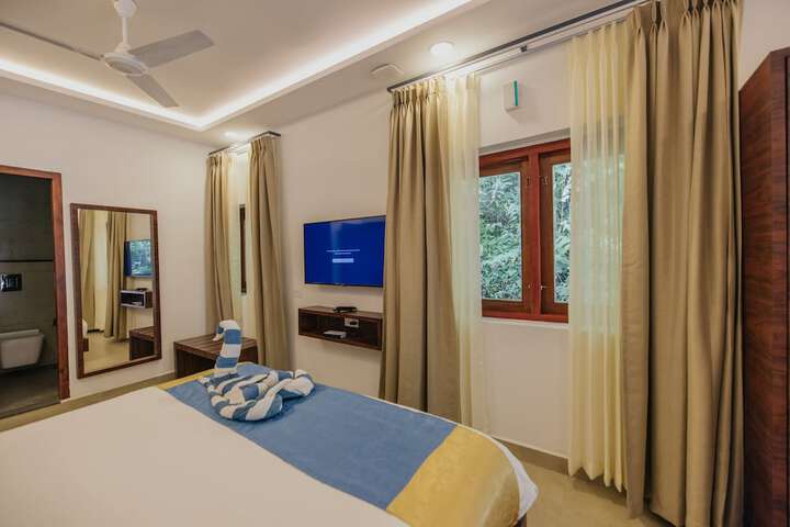 Room 8 of 84