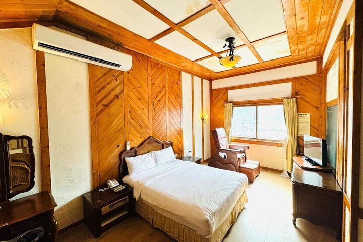 Room 27 of 59