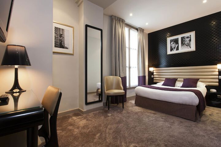 Room 12 of 32