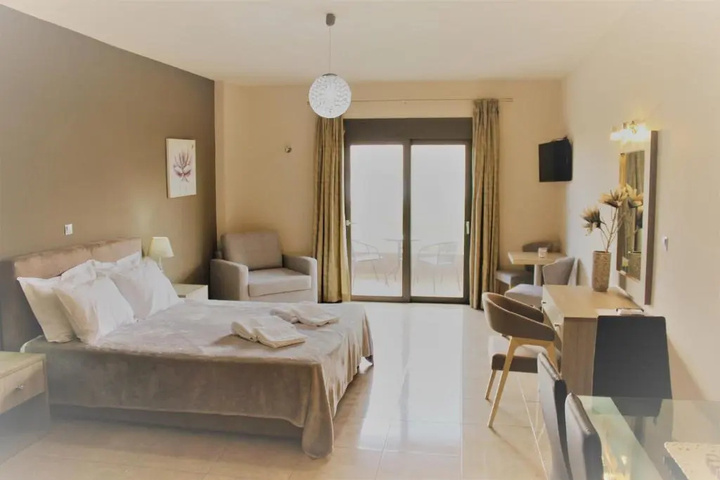 Room 4 of 11