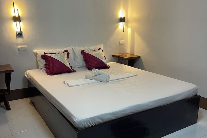 Room 2 of 61