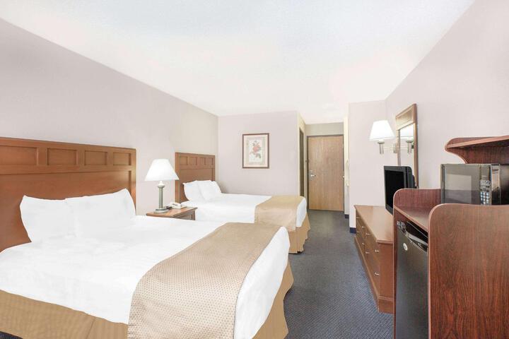 2 Double Beds (2 of 3)