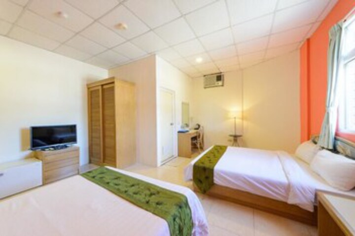 Room 4 of 24