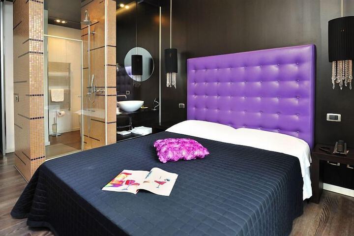 Room 16 of 30