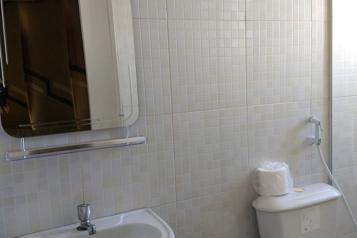 Room 19 of 35
