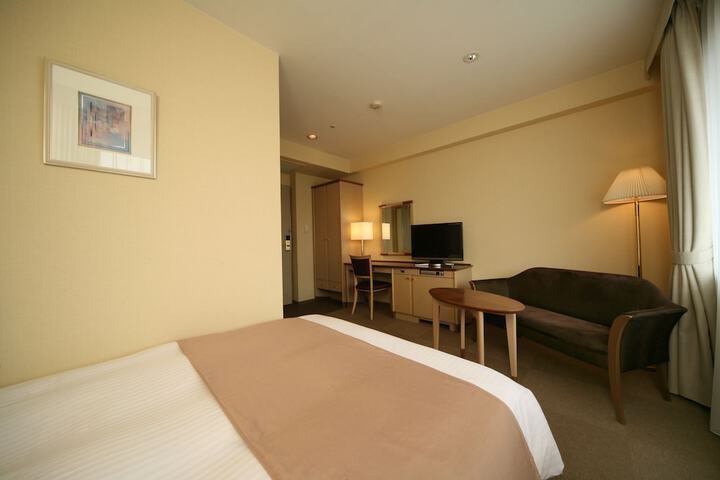 Room 10 of 31