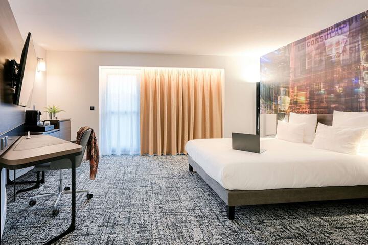 Room 11 of 120