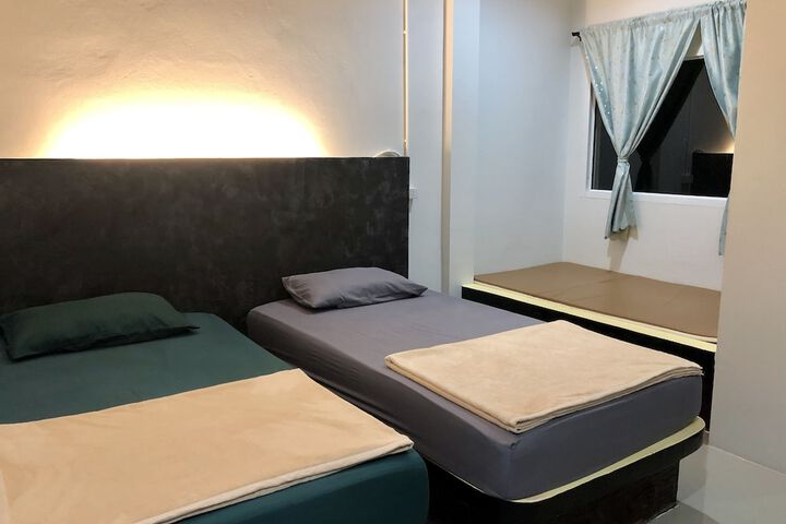 Room 35 of 47