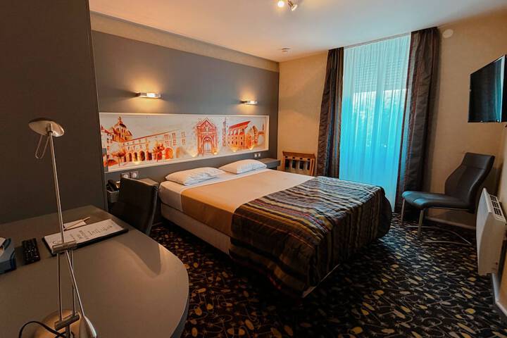 Room 43 of 87