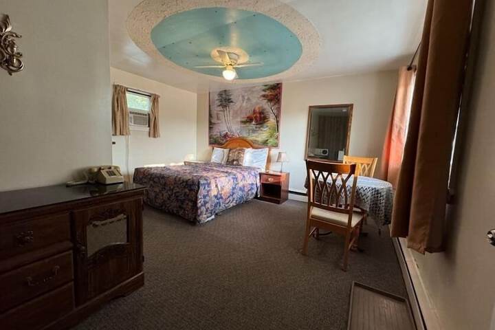 Room 6 of 30