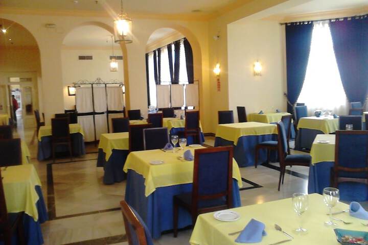 Dining 13 of 20