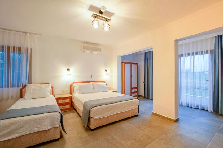 Room 4 of 57