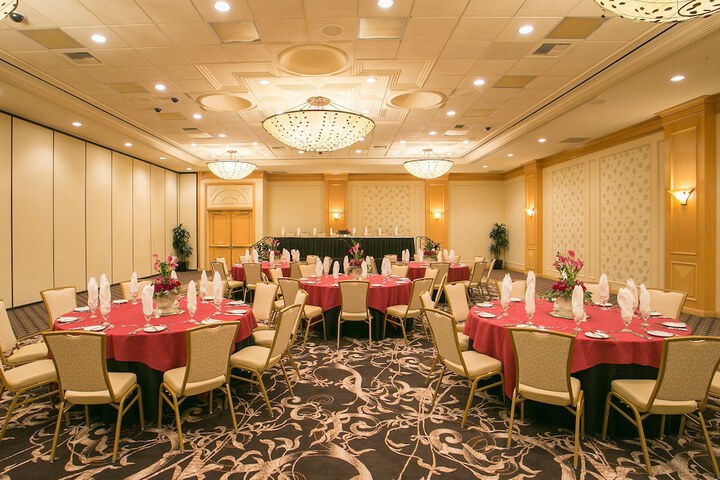 Ballroom/Hall 36 of 38