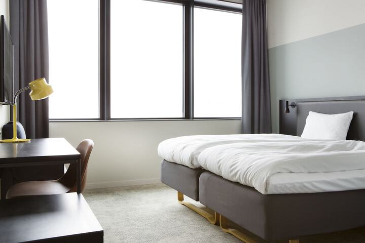 Room 15 of 42