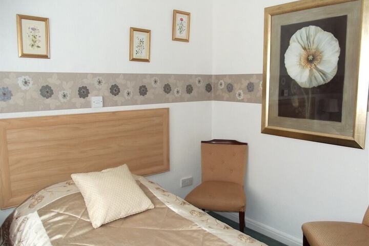 Room 4 of 5