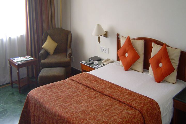Room 5 of 34
