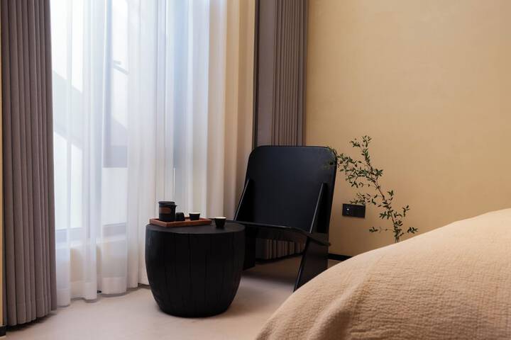 Room 48 of 80