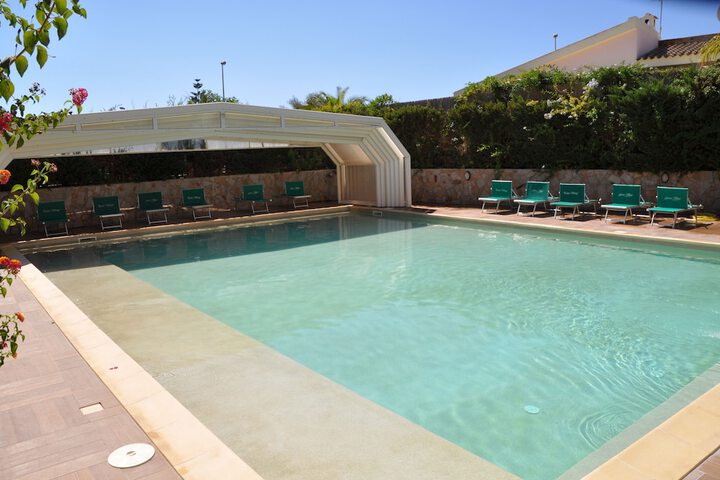 Hotel Pool