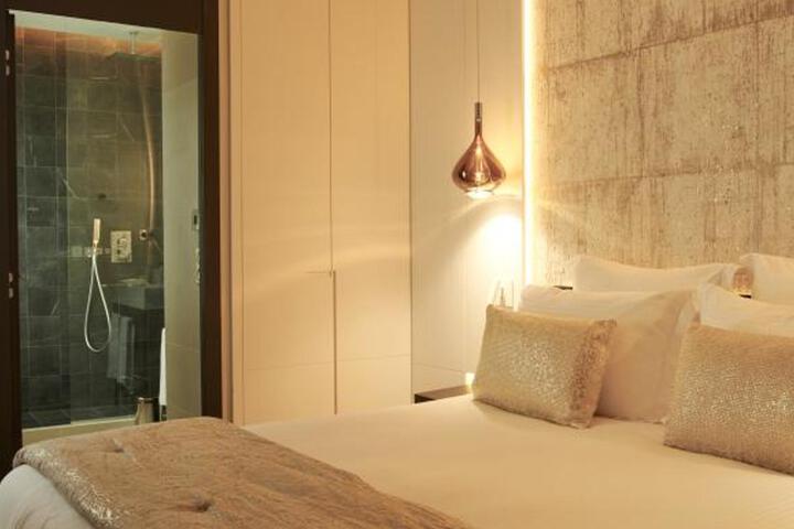 Room 34 of 84