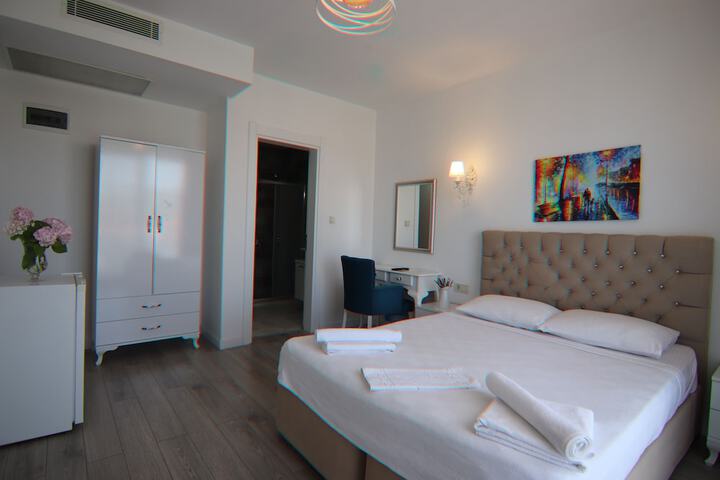 Room 22 of 117