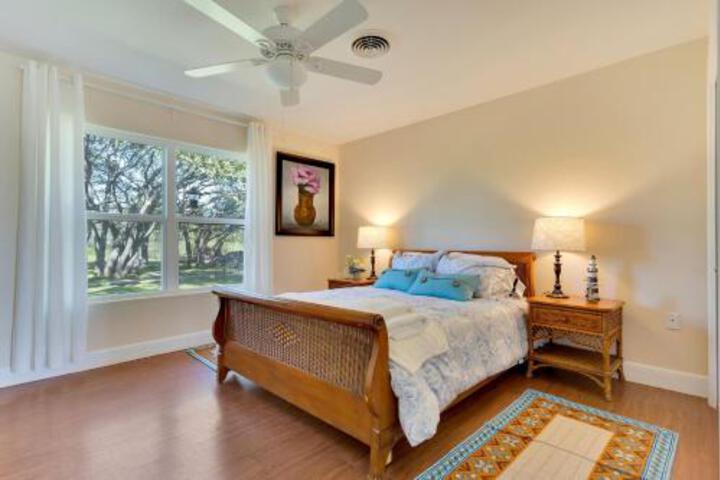 Amici B & B in Dripping Springs, TX