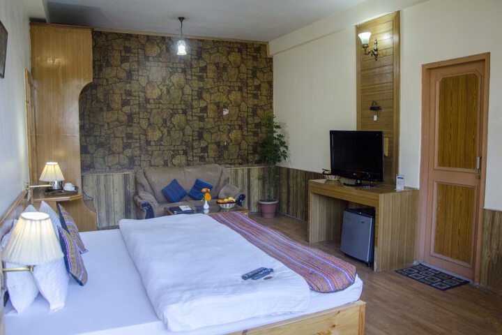 Room 14 of 104