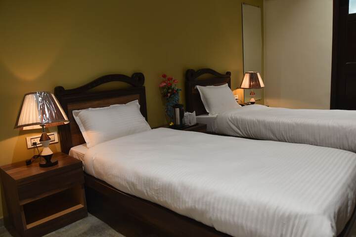 Room 10 of 36