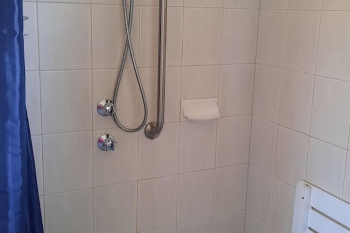 Room 10 of 31