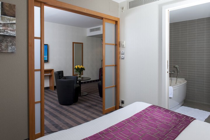 Room 19 of 70