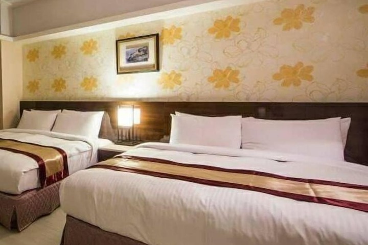 Room 7 of 24