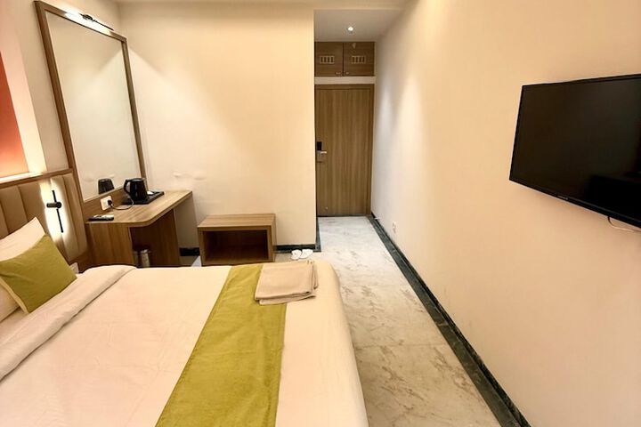 Room 17 of 44