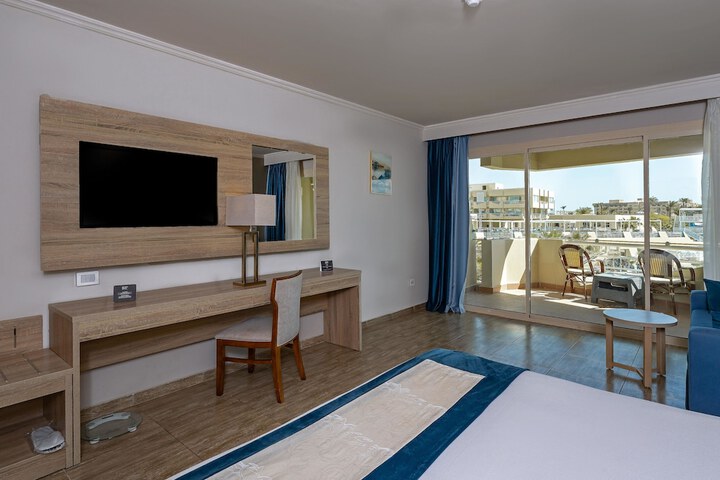 Room 50 of 204