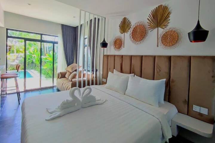 Room 12 of 47
