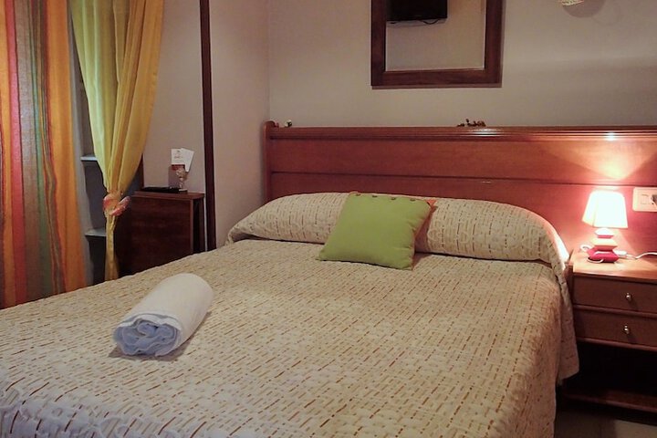 Room 4 of 19