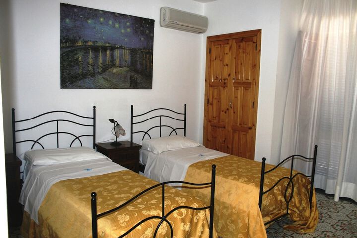 Room 4 of 22