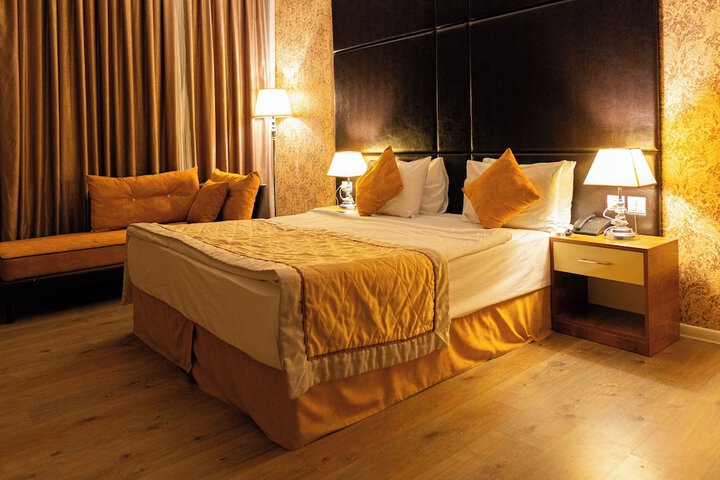 Room 13 of 60