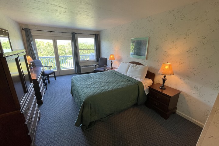 Room 7 of 24