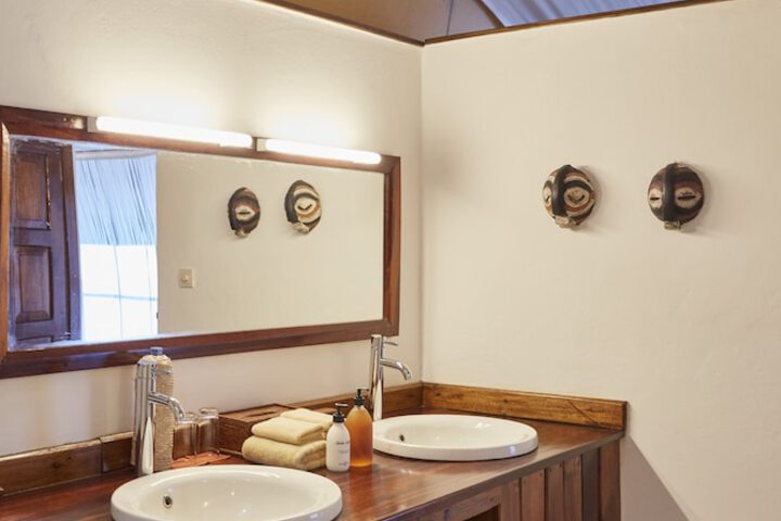 Room 16 of 28