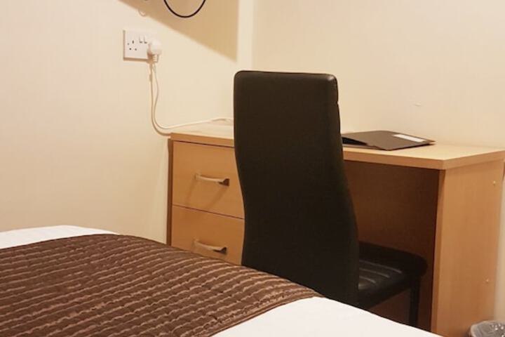 Room 4 of 147