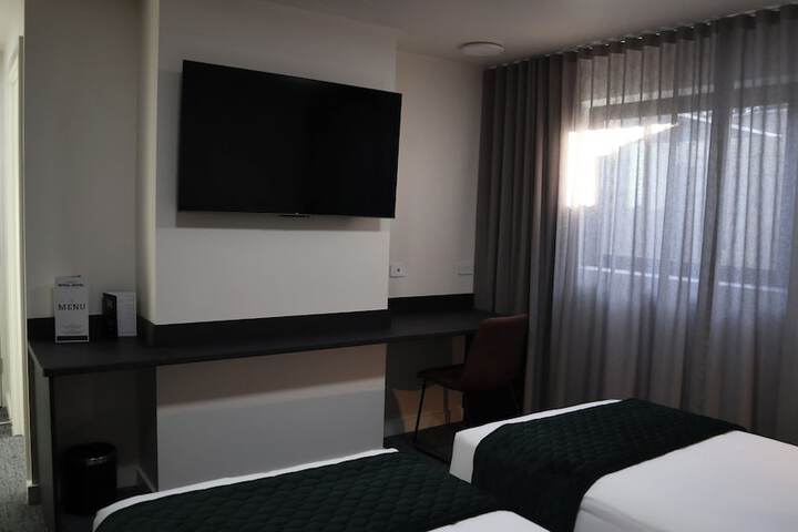 Room 11 of 21