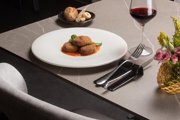 Dining 33 of 51