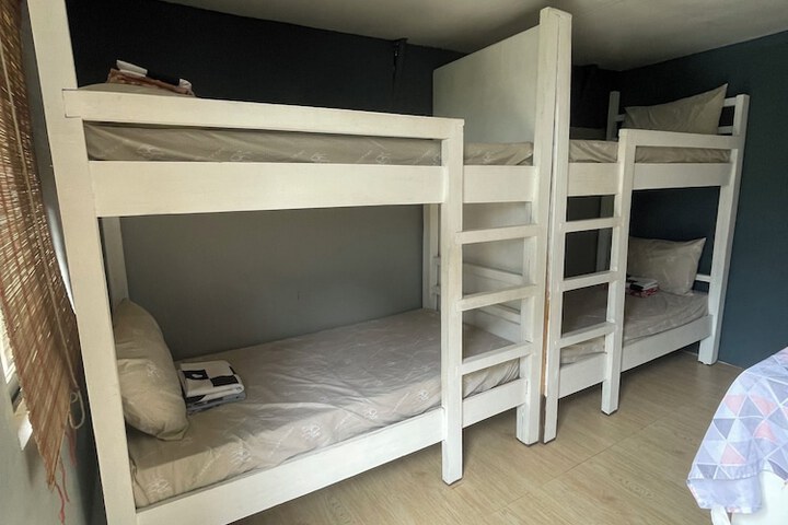Room 9 of 25