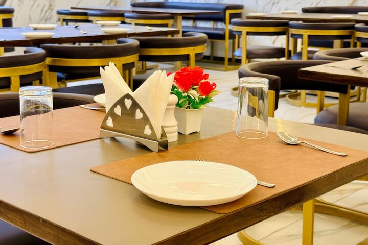 Dining 80 of 124