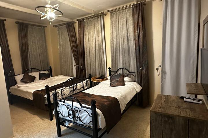 Room 6 of 29