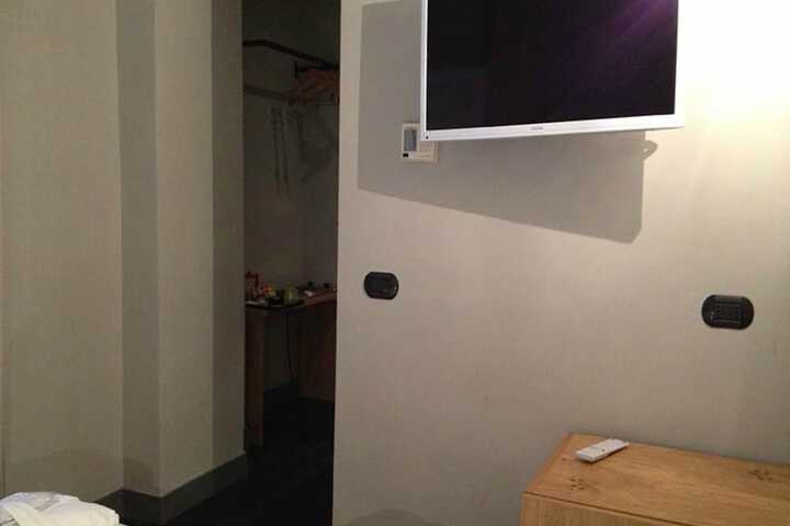 Room 16 of 51