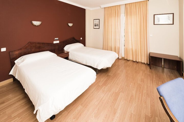 Room 8 of 25