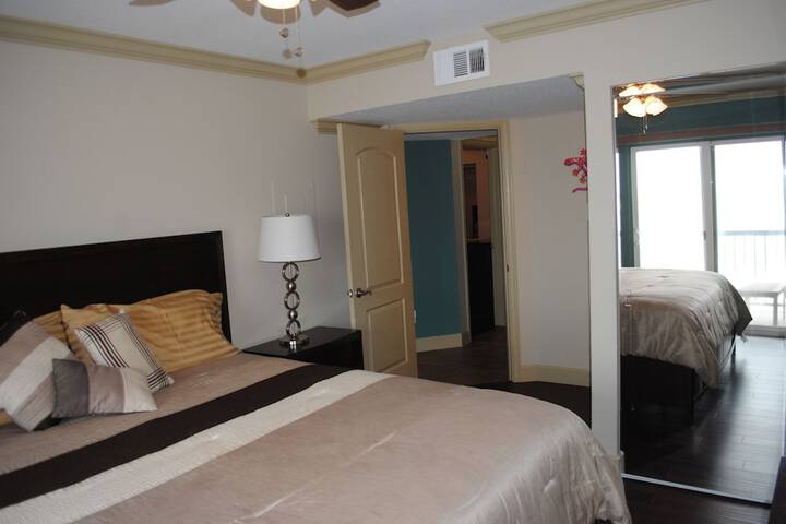Room 18 of 210