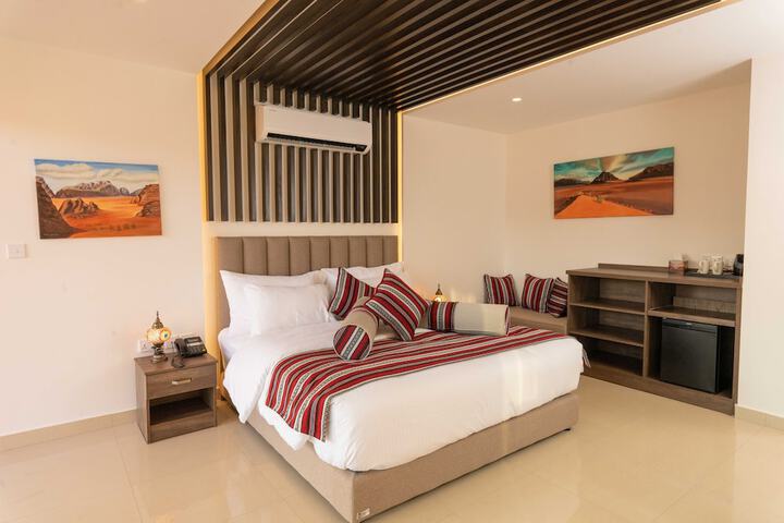 Room 12 of 160