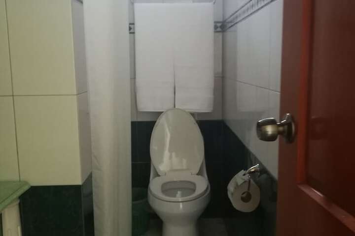 Room 19 of 34