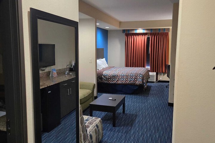 Room 10 of 39